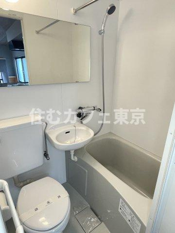 ReDEAL国立WESTの浴室