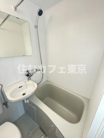 ReDEAL国立WESTの浴室