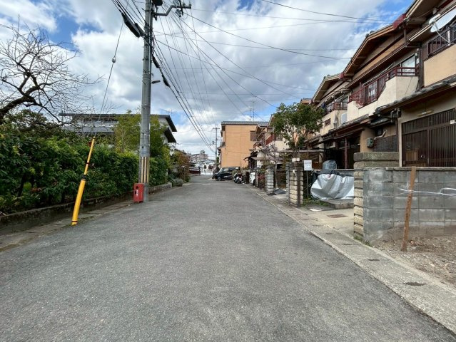 桂上野西町　新築参考プランの前面道路含む現地写真|＼周辺のご案内もお任せください！／
小学校や中学校はもちろん、近隣のスーパーなどもご一緒にご案内いたします！
