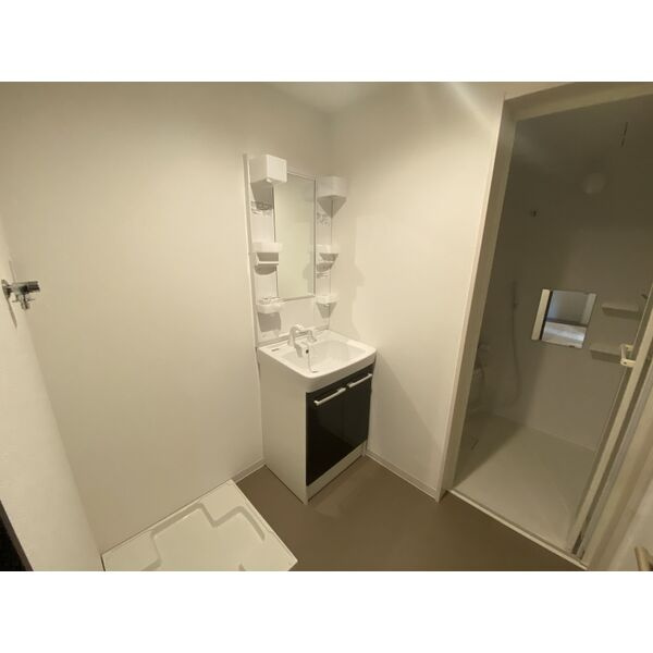 クレアモントヒルズ宝塚の独立洗面台