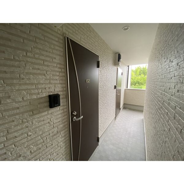 クレアモントヒルズ宝塚の玄関