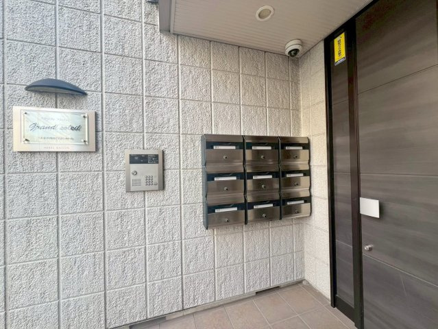 グランドソレイユのエントランス|★オートロック付きのエントランス★