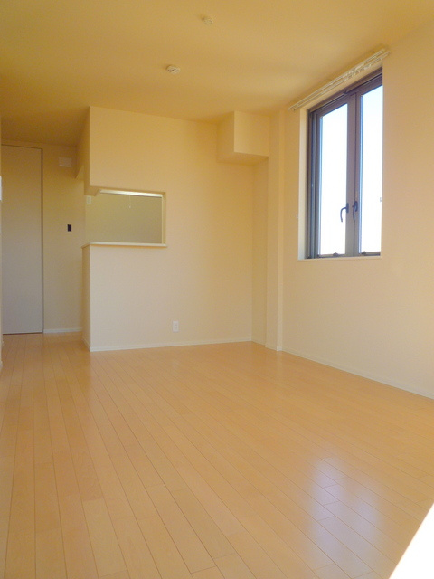 グランドソレイユの居間・リビング|★明るい角部屋２面採光★