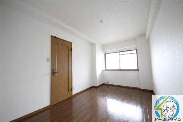 ラフェスタ二見の洋室