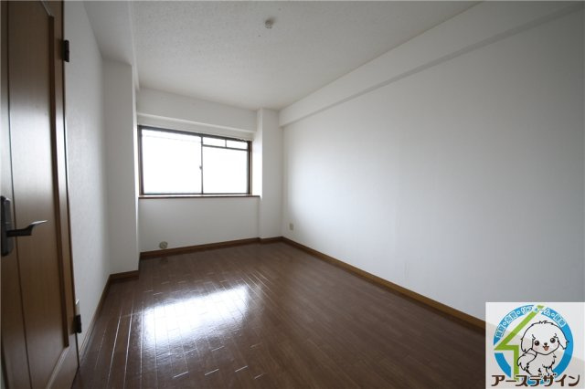 ラフェスタ二見の洋室