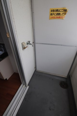 【設備】 | アプティ3番館 | 室外洗濯機置場