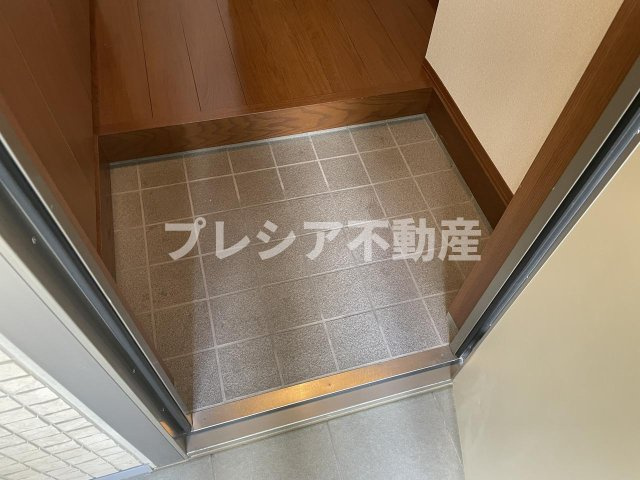 YUSEI RESIDENCE 甲子園の玄関