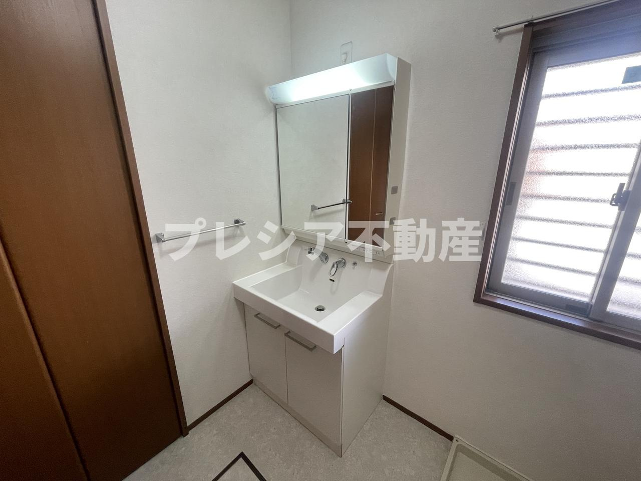 YUSEI RESIDENCE 甲子園の独立洗面台