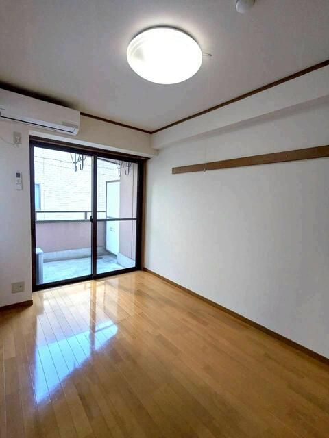 クラウン曳舟の居間・リビング