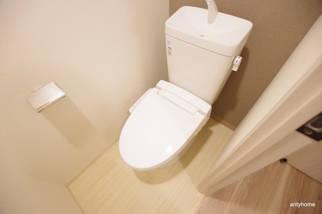 プレサンス心斎橋ニスト　仲介手数料無料のトイレ