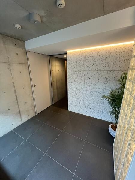 エスセナーリオ市ヶ谷のロビー|エスセナーリオ市ヶ谷