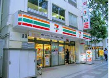 エスセナーリオ市ヶ谷の周辺|コンビニ