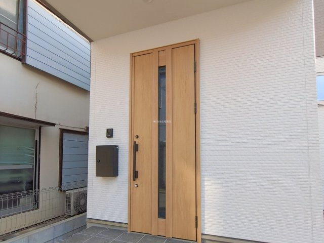 富士見市上沢３丁目の新築一戸建の玄関