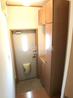 【玄関】 | ボーシャルダンＢ | 明るい玄関です