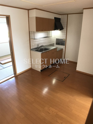 【居間・リビング】 | ボーシャルダンＢ | ゆったりとしたリビングです