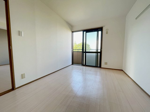 宝塚市安倉南４丁目の賃貸マンションの洋室