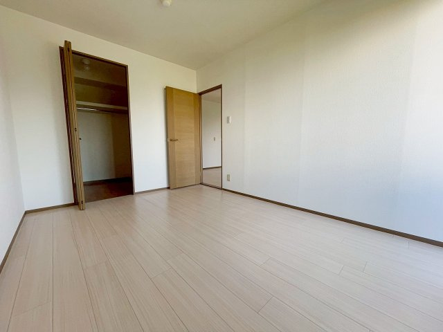 宝塚市安倉南４丁目の賃貸マンションの居間・リビング