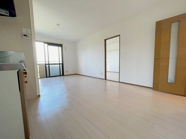 宝塚市安倉南４丁目の賃貸マンションの居間・リビング