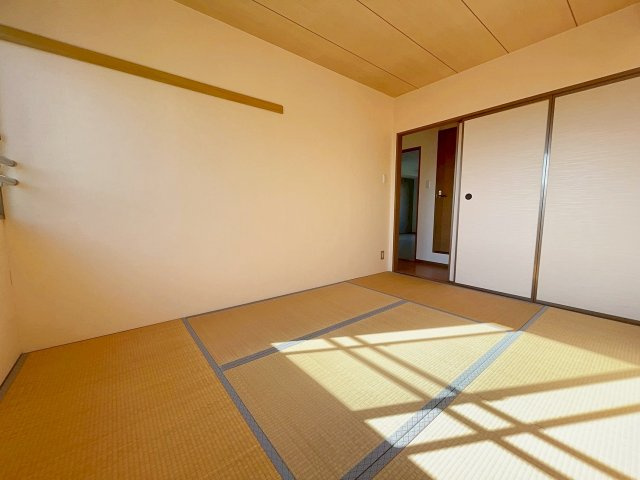 宝塚市安倉南４丁目の賃貸マンションの和室