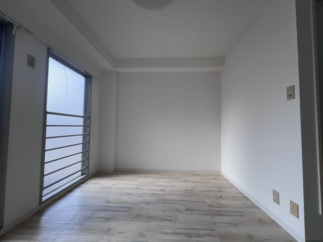 多聞ビルの居間・リビング