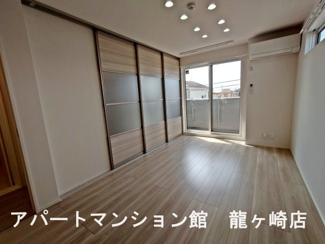 セレウィータ栄町の居間・リビング
