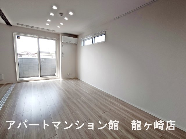 セレウィータ栄町の居間・リビング