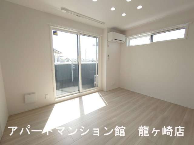 セレウィータ栄町の居間・リビング