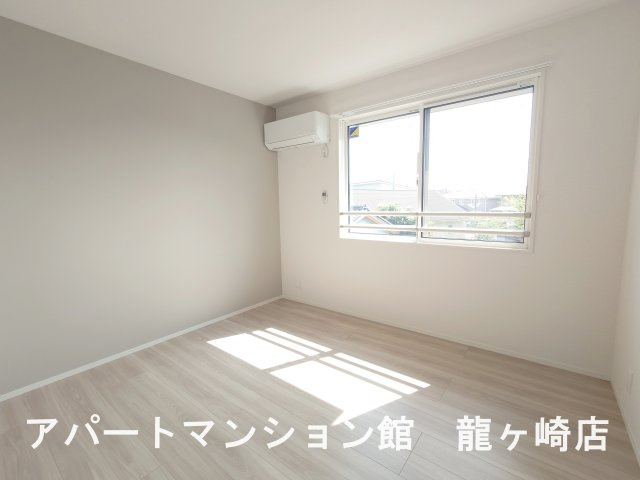 セレウィータ栄町の寝室
