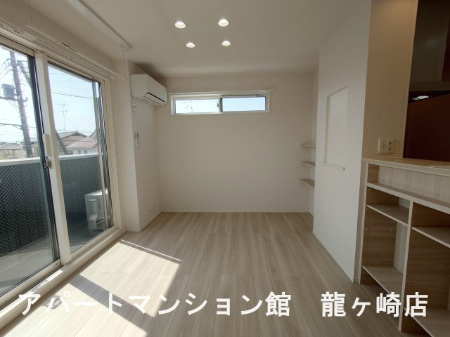 セレウィータ栄町の居間・リビング