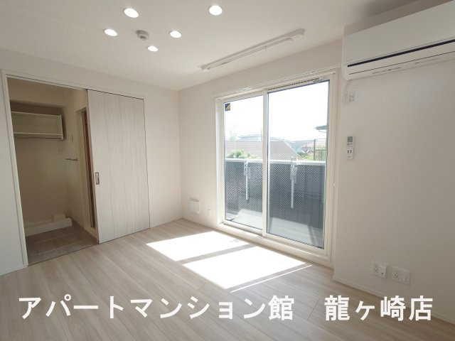 セレウィータ栄町の居間・リビング