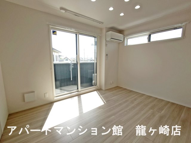 セレウィータ栄町の居間・リビング