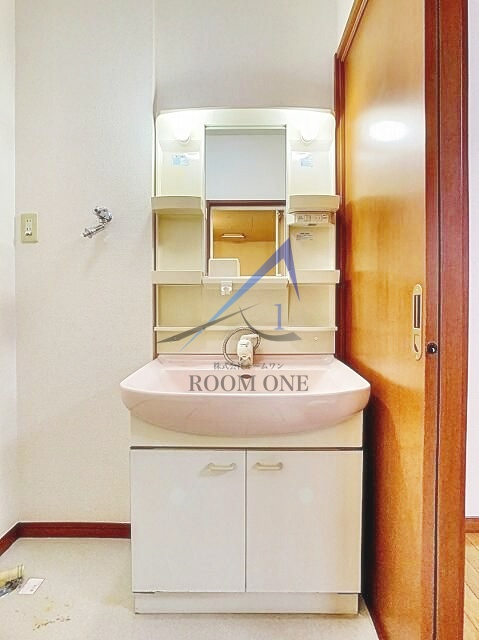 カーサ　ヴェルデの洗面所|独立洗面台です。