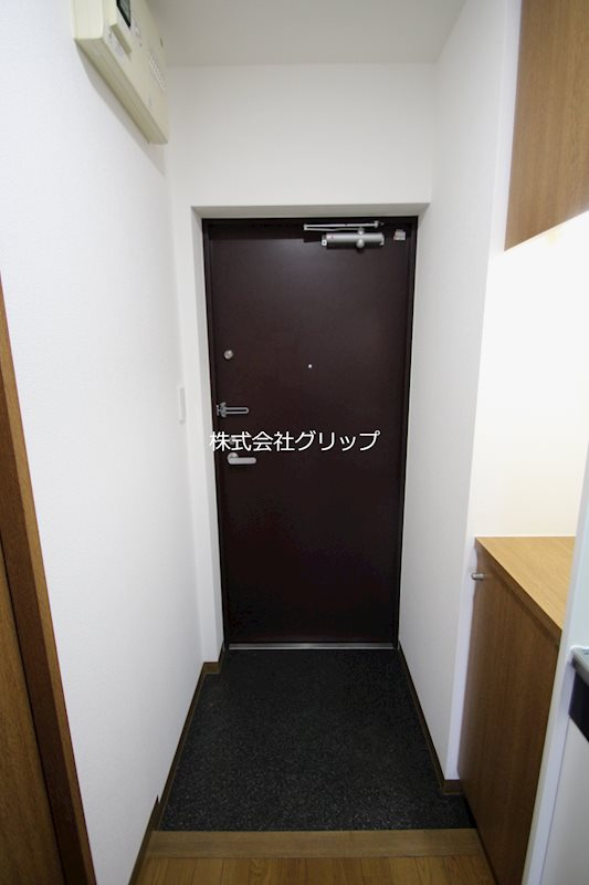 グリフィン横浜・反町公園の玄関