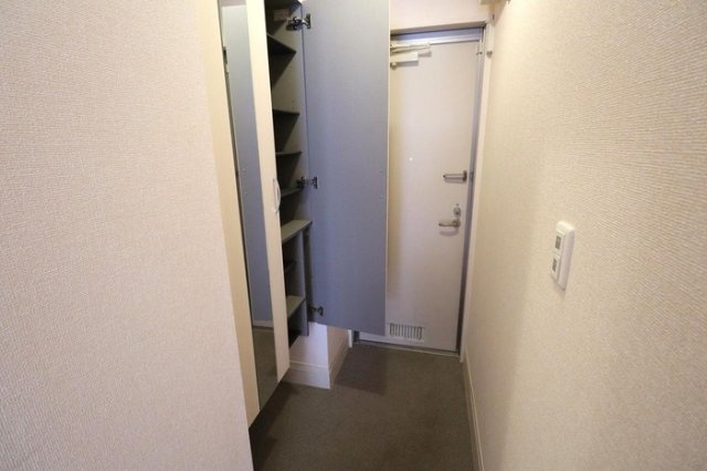 メゾンシャルマンの玄関|トールタイプシューズボックス