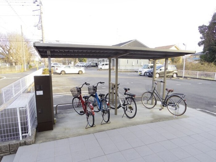 メゾンシャルマンのその他共用部分|駐輪場・宅配ボックス