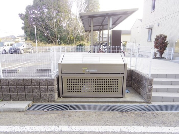 メゾンシャルマンのその他共用部分|ゴミストッカー