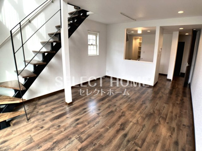 【居間・リビング】 | リーブルシャンブレットC | こちらのリビングで趣味の時間をお楽しみください