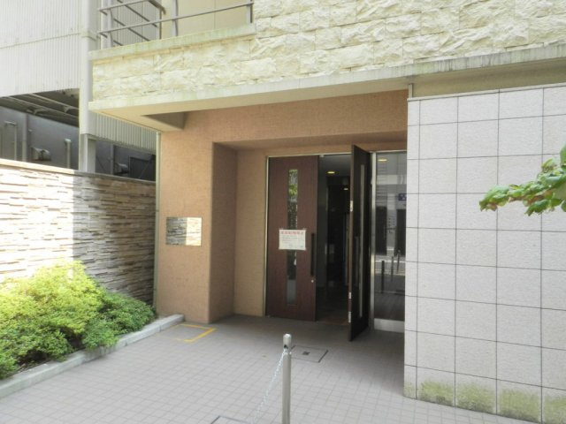 【エントランス】 | Ｇｒｅｅｎｗｉｃｈ　Ｈｏｕｓｅ | ゆとりのあるエントランスです