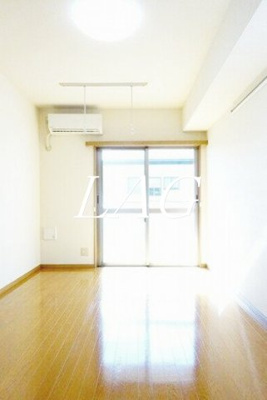 【居間・リビング】 | プレール・ドゥーク東京ＮＯＲＴＨ | 洋室のお部屋です。