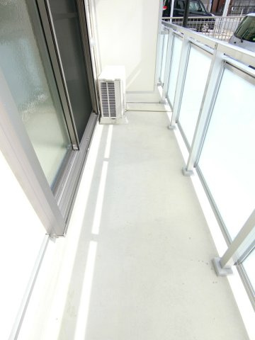 リブリ・ルカーサ岡崎公園のバルコニー