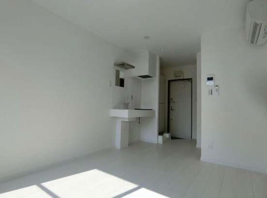 中野区本町５丁目の賃貸マンションの居間・リビング