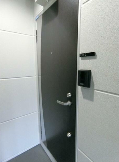 中野区本町５丁目の賃貸マンションの玄関