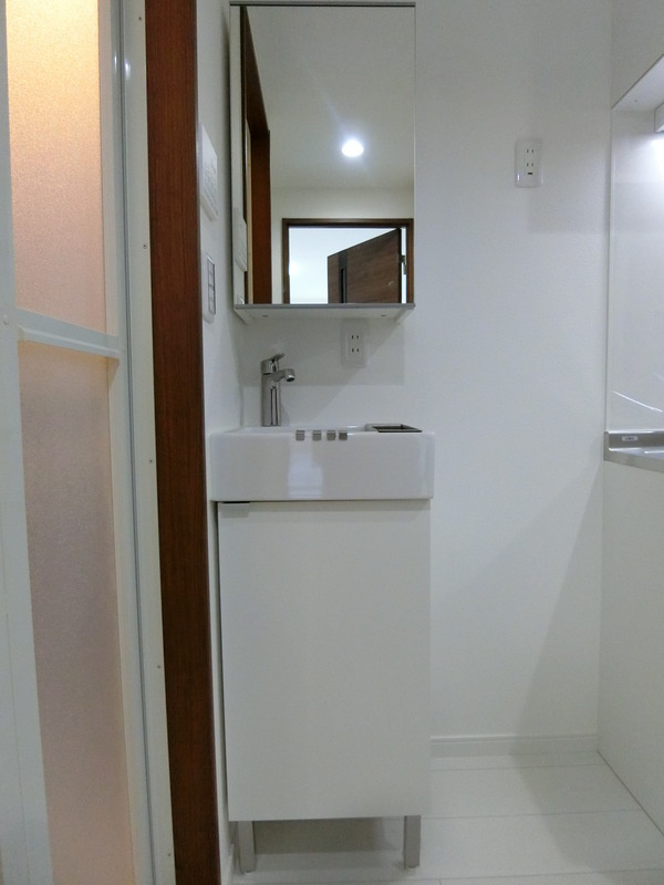 中野区本町５丁目の賃貸マンションの独立洗面台