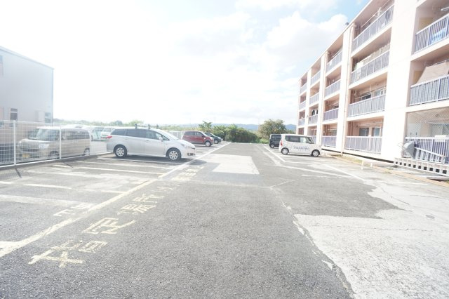 筒井ハイツの駐車場