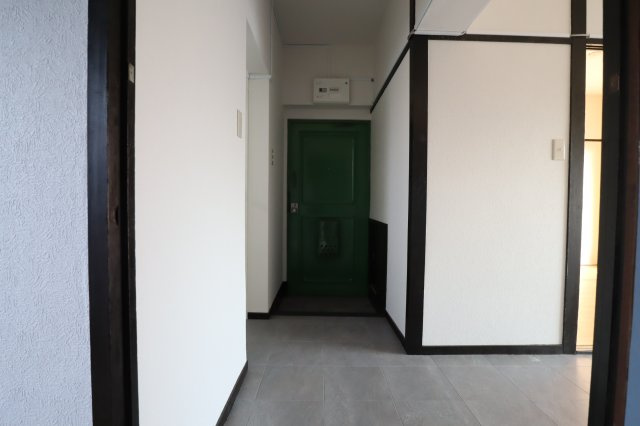 筒井ハイツの玄関