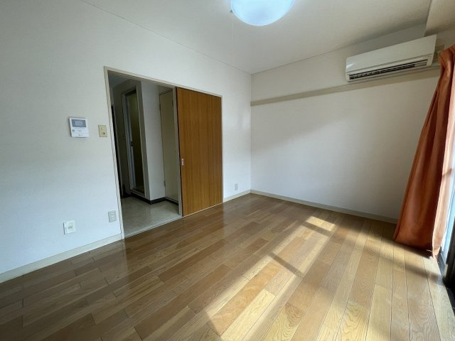 メゾンルミエールの洋室