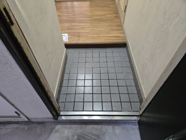 アベニュー泉|名古屋市の賃貸ならMy賃貸の玄関|アベニュー泉
※リフォーム前