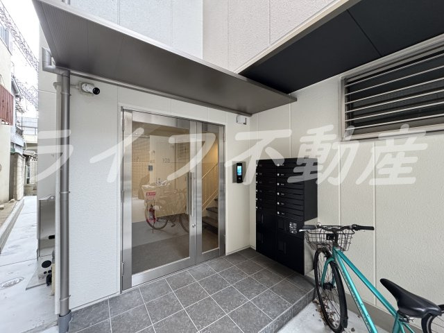 アリビラ鶴橋のエントランス|建物の内部です