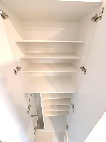 ディアレイシャス大須赤門通本町の収納