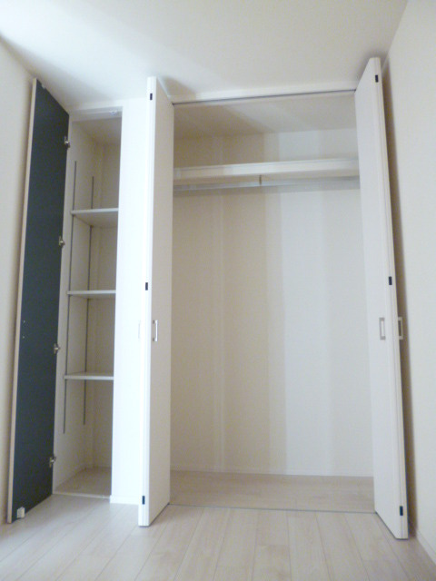 Ｂｒｉｌｌｅｒ ｇｌｙｃｉｎｅｓ（ブリエグリシーヌ）の収納|★壁一面の収納★